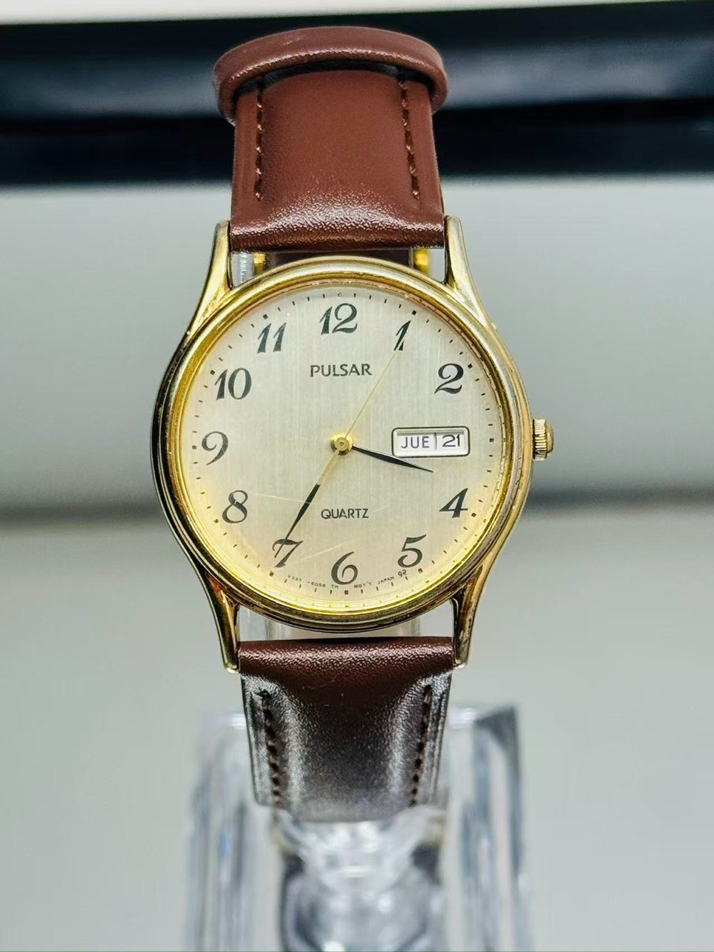 Vintage Pulsar Men’s Quartz Watch Gold Tone 31mm Day Date New Battery Runs